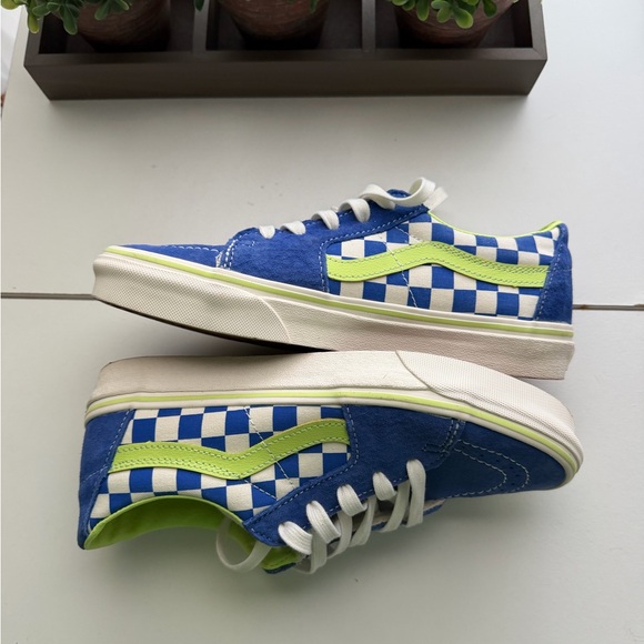Trendy Vans Sneakers - Picture 6 of 14